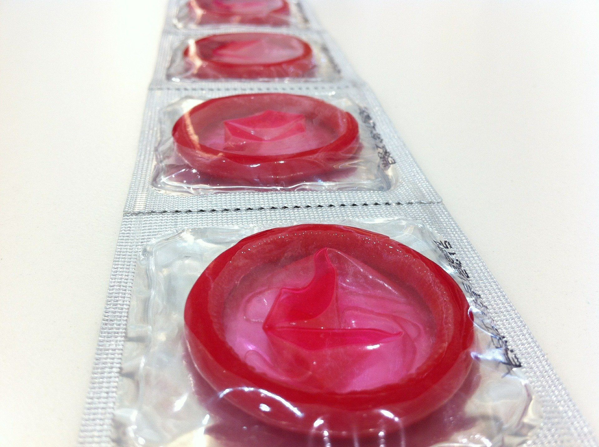 First Symptoms of Latex Condom Allergy Royal Intimacy First Symptoms of Latex Condom Allergy Royal Intimacy